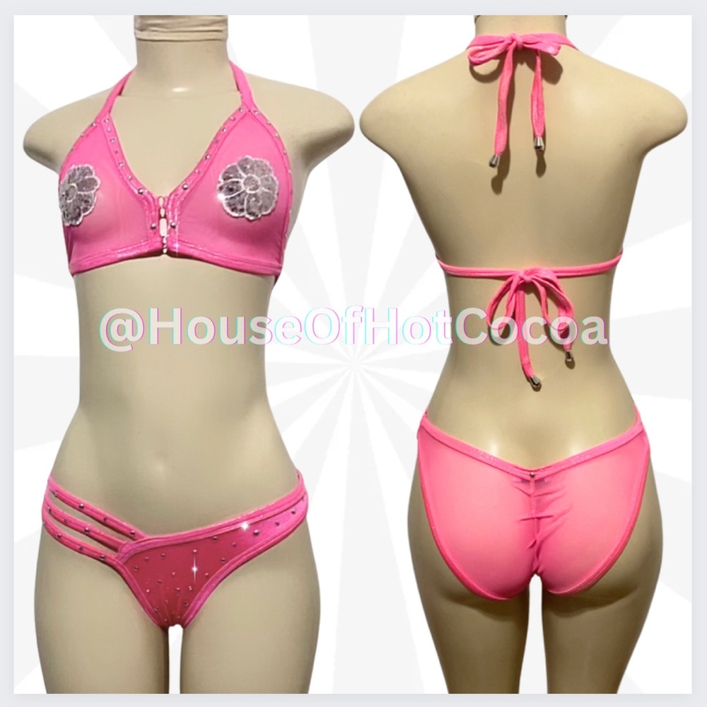 2 PC Swim Accented with Studs:Rhinestone/ SIZE: S-M/L / CUP SIZE: Fits to DD